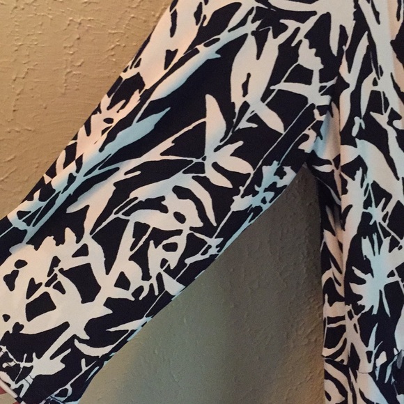 Jessica Howard Women’s Dress and Necklace - Picture 3 of 5